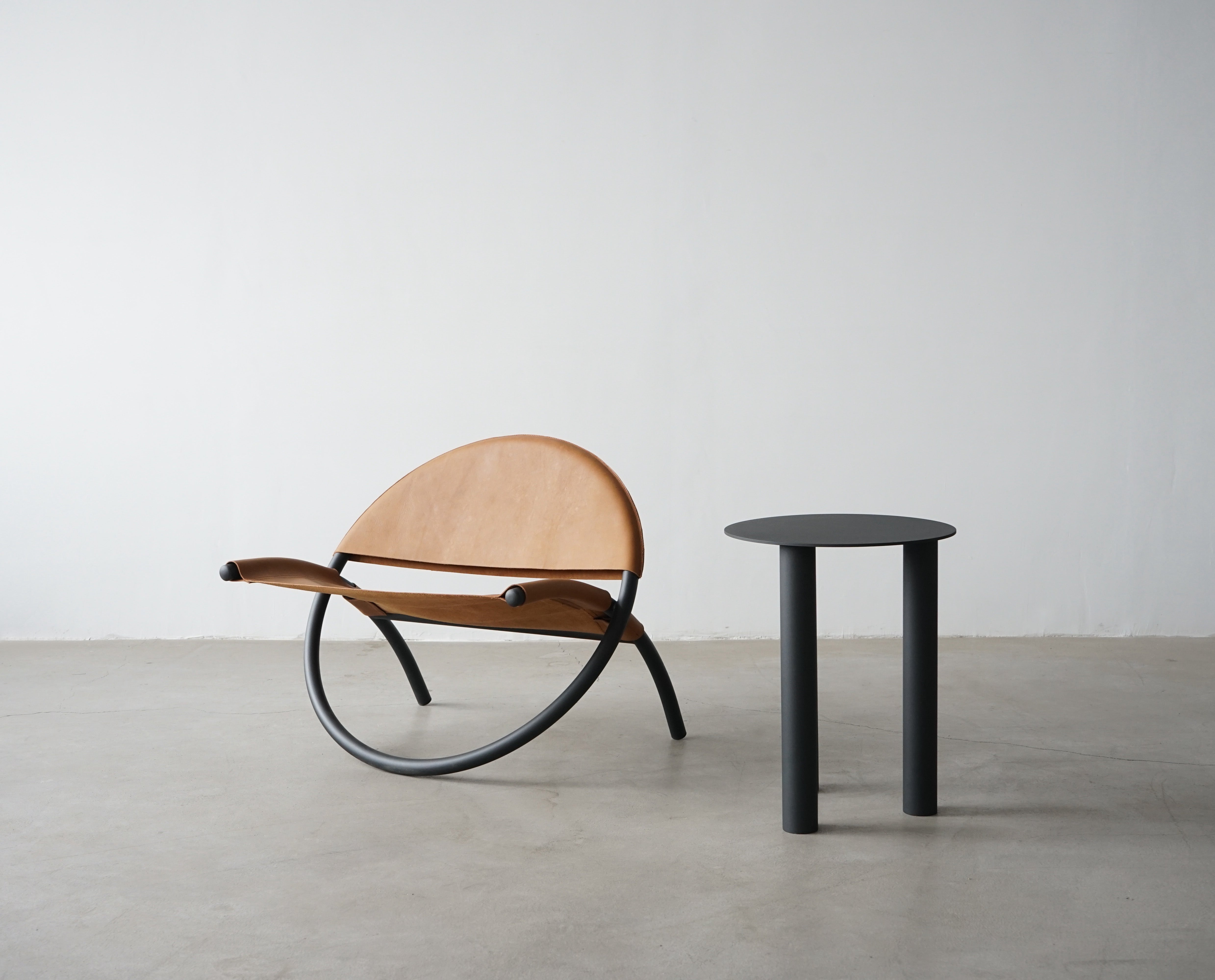 Art Minimalist Cow Leather Round Chair